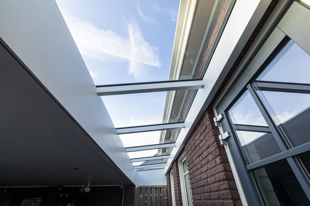 lessenaarsdak lichtstraat skylar onder glas